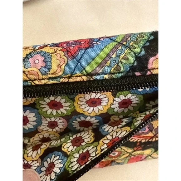 Vtg Vera Bradley Quilted Euro Wallet  Retired 2009 'Pattern Symphony in Hue" - Picture 10 of 16